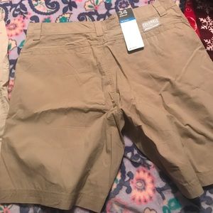 Columbia shorts 8”